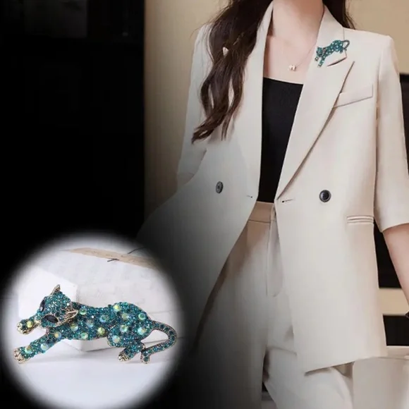 NEW Vintage Leopard Brooch 💚 Emerald & Gold Rhinestone Pin. Panther Brooch 🐆 - Picture 3 of 6